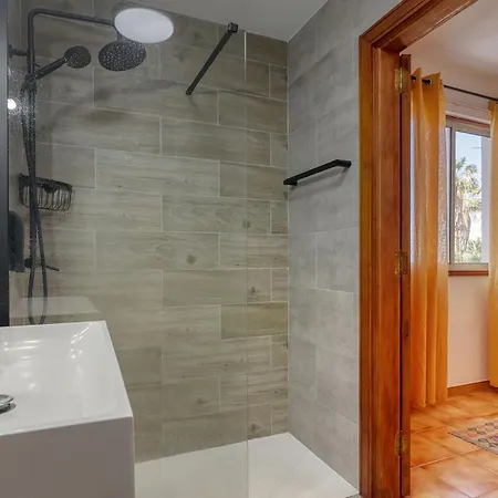 Oceanview Retreat 100m To With Sunset Terrace And Ensuite