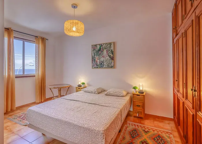 Oceanview Retreat 50m To With Sunset Terrace And Ensuite 아파트