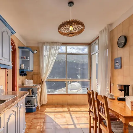 Oceanview Retreat 50m To With Sunset Terrace And Ensuite Icod De Los Vinos